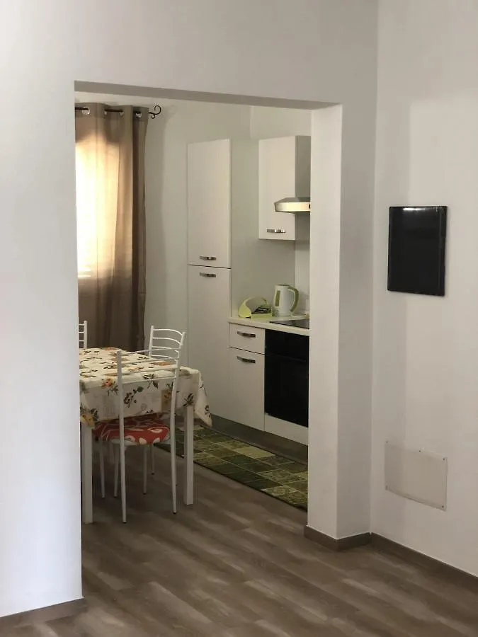 Apartamento Appartamento Paride San Teodoro